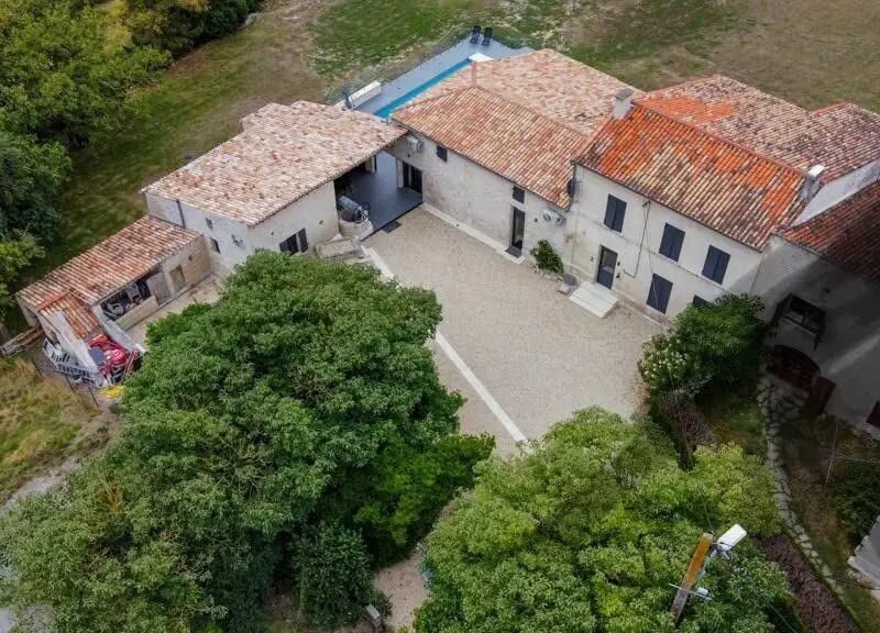 Puit Marteau - Five bedrooms Farmhouse with Heated Pool