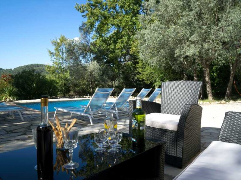 Villa Margerette - Private Bastide, pool, hot tub, outdoor cinema, quiet and intimate, close to village