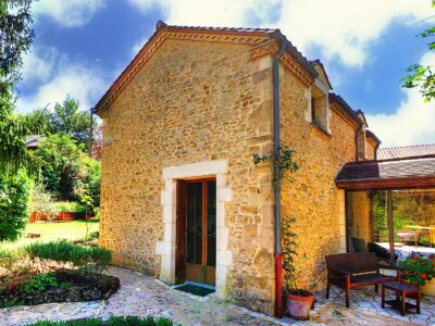 Villa La Peyriere with Private Pool and within walking distance of Sarlat