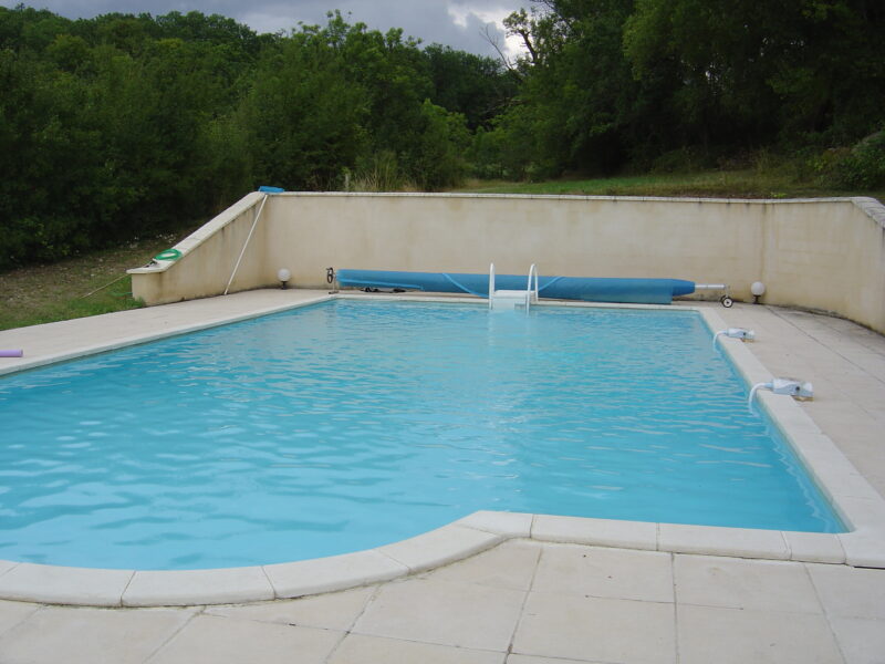 Farmhouse (5 beds) with grounds and swimming pool