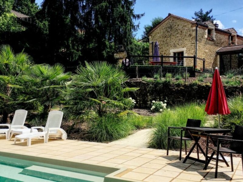 Villa La Peyriere with Private Pool and within walking distance of Sarlat